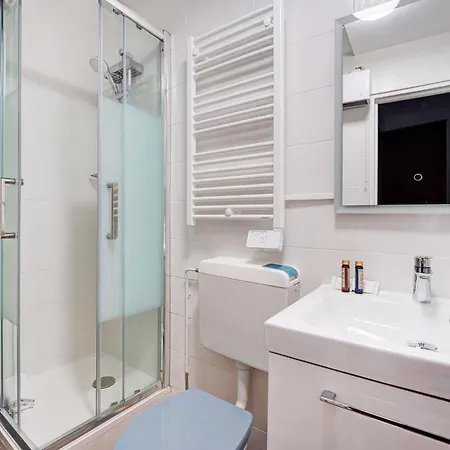 Charming - 2p - Batignolles *